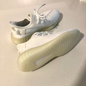 Yeezy Boost 350 V2 NEW